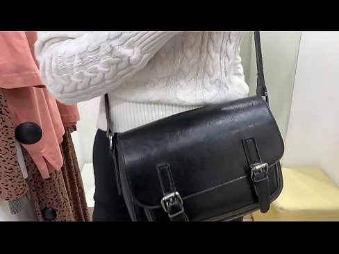 ❤️ Openbare masturbasie van jong teef FeralBerry met 'n dildo in die paskamer ❤️ Harde pornografie op af.appassistance.ru ﹏